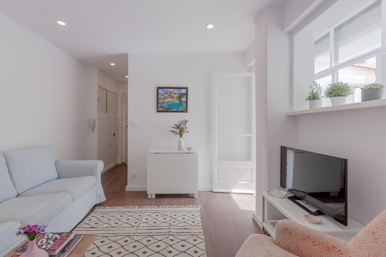 Sunny Apartment With Patio, By Timecooler Lisboa Dış mekan fotoğraf